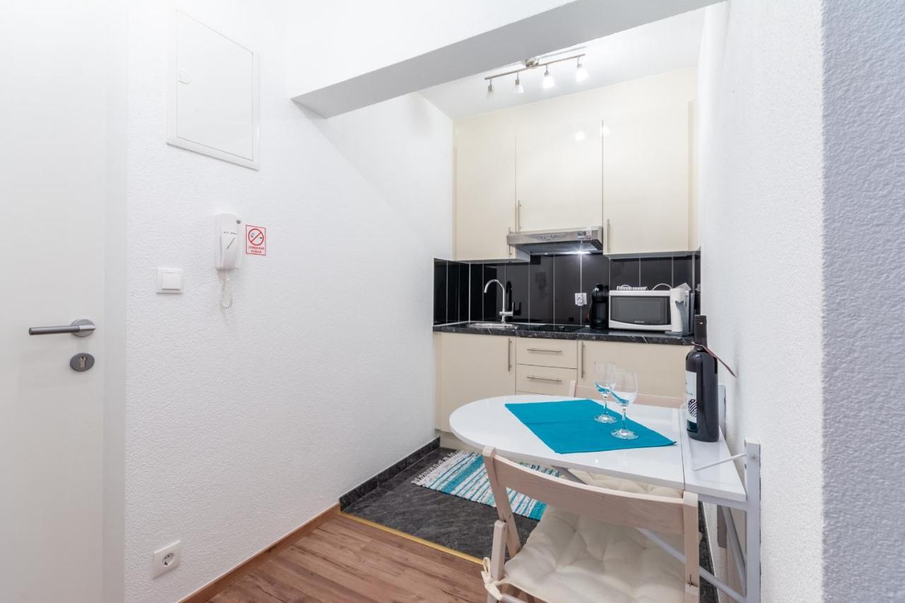 Family Friendly Apartments With A Swimming Pool Stanici, Omis - 18676 Exterior foto