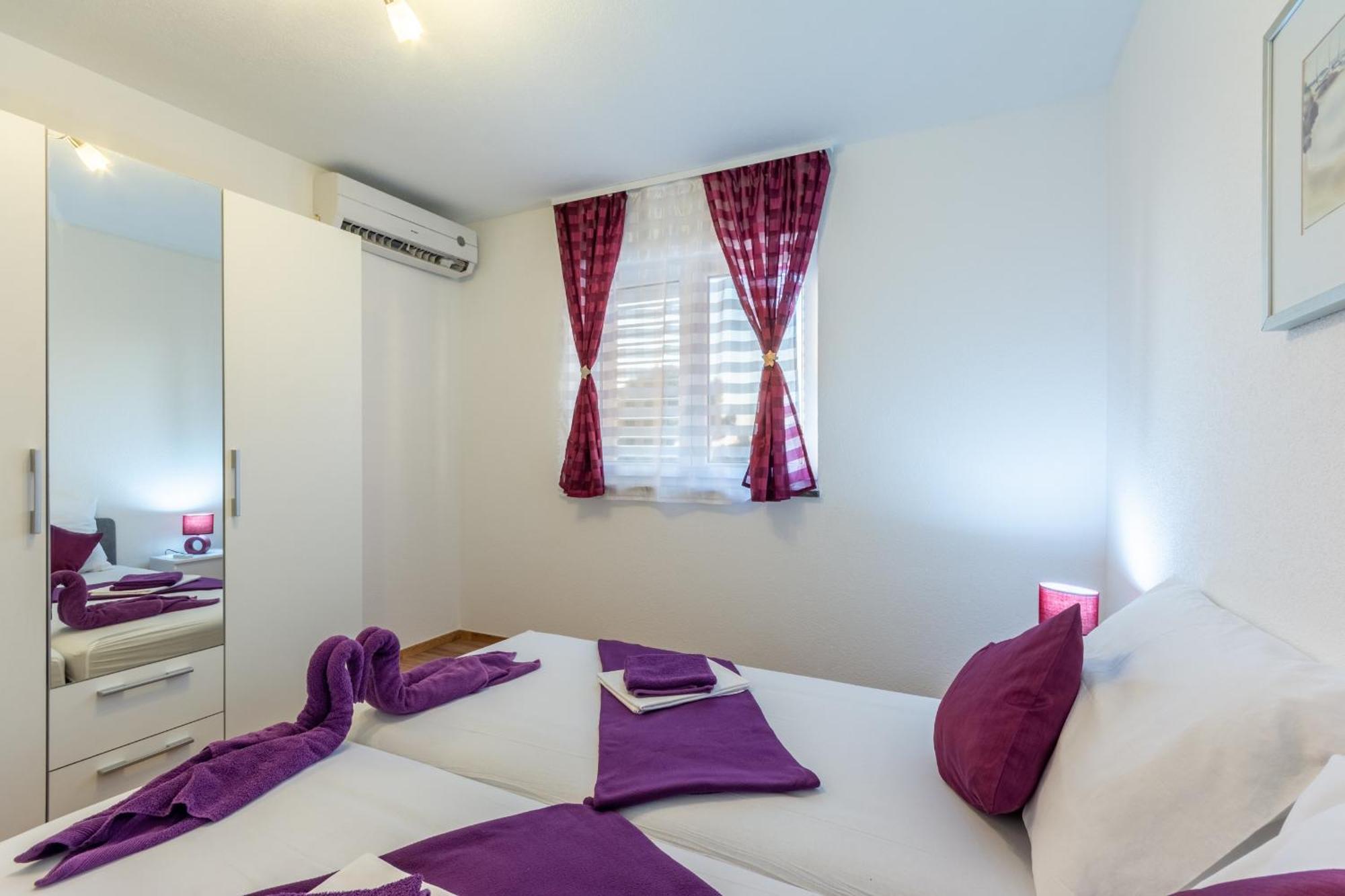 Family Friendly Apartments With A Swimming Pool Stanici, Omis - 18676 Habitación foto